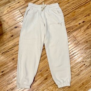 NWOT Puma Joggers - women’s Small